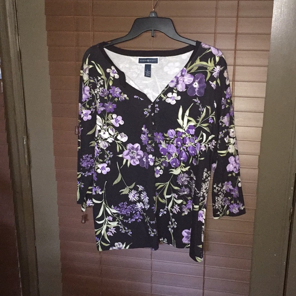 Flowered shirt large non-smoking house